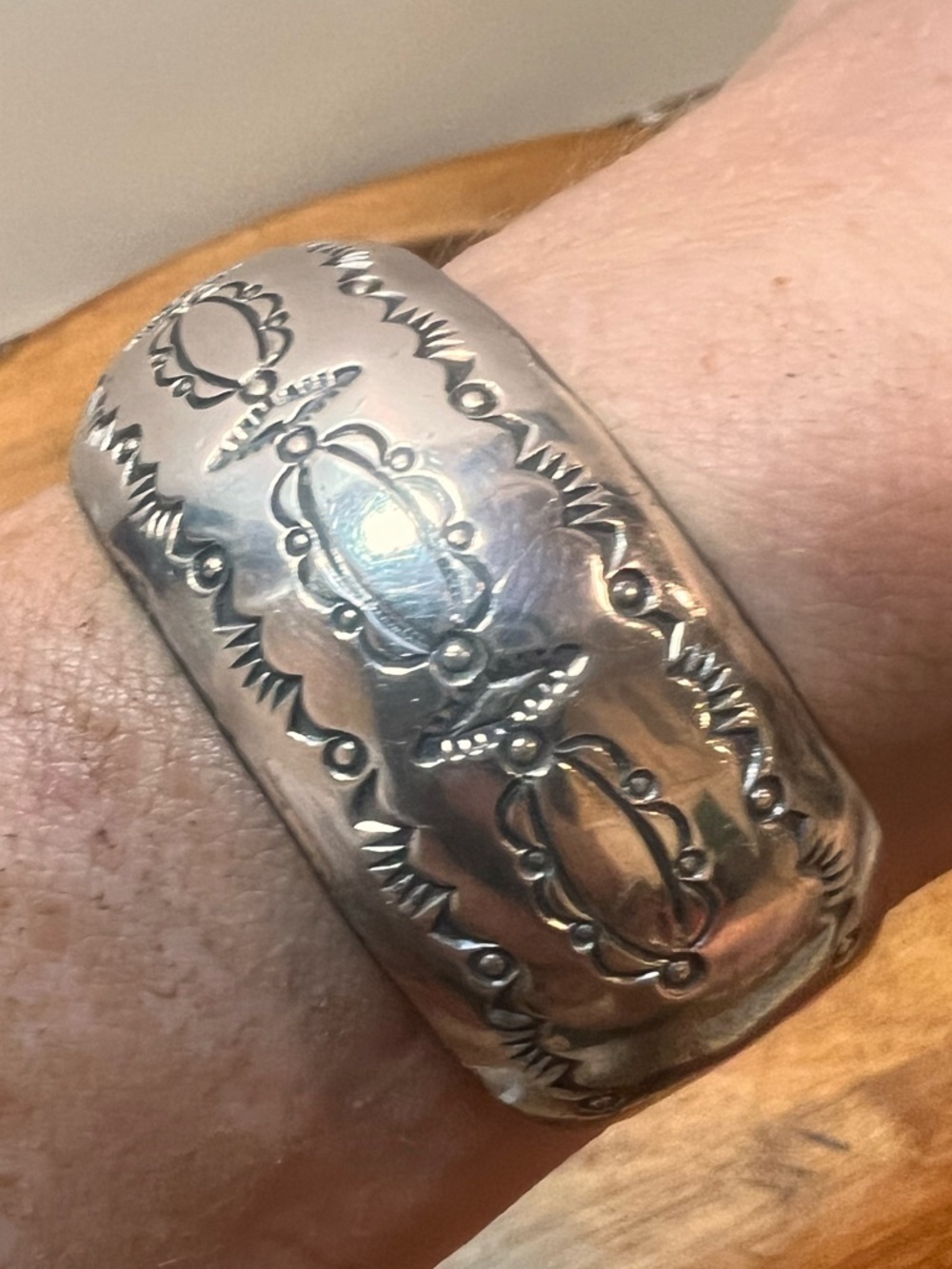 VTG NATIVE AMERICAN NAVAJO STERLING SILVER CUFF BRACELET